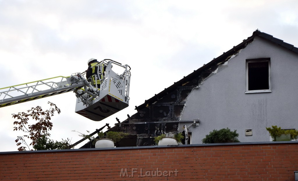 Feuer 2 Y Koeln Suerth Elisabeth Selbertstr P156.JPG - Miklos Laubert